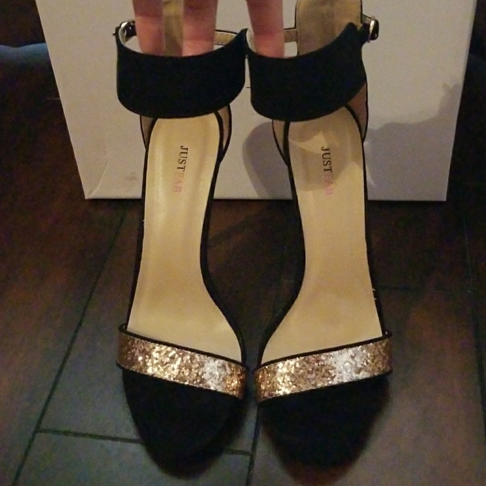 Heels - Picture 4 of 7